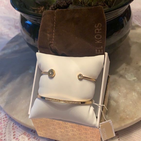 NWT MICHAEL KORS CUFF BRACELET SET - Picture 1 of 5